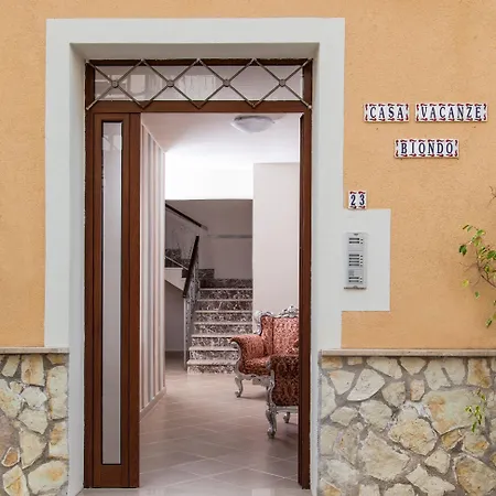 Biondo Apartment *